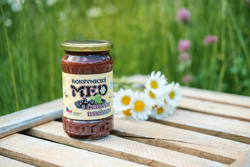 Včelí farma Rokytník: Med s černým rybízem