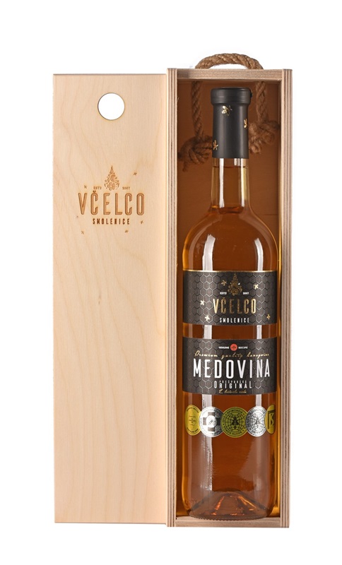 Včelco s.r.o.: Medovina Original - Prešporská medovina (v dřevěném dárkovém boxu)